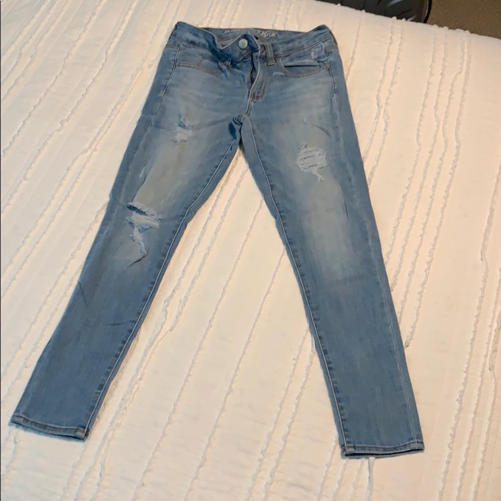 Distressed jeggings